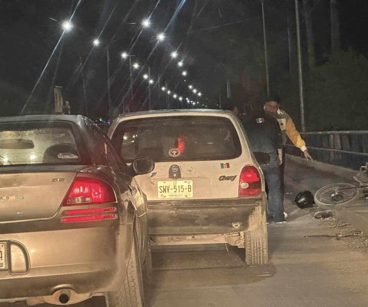 Resulta pareja herida al ser impactada por auto