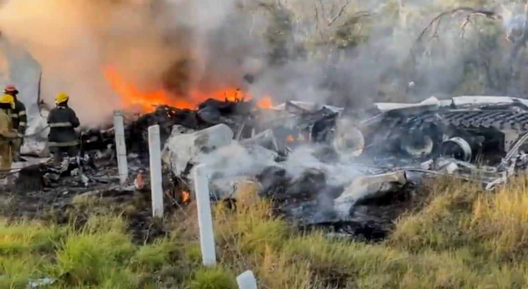 Muere calcinado al volcar e incendiarse su tráiler