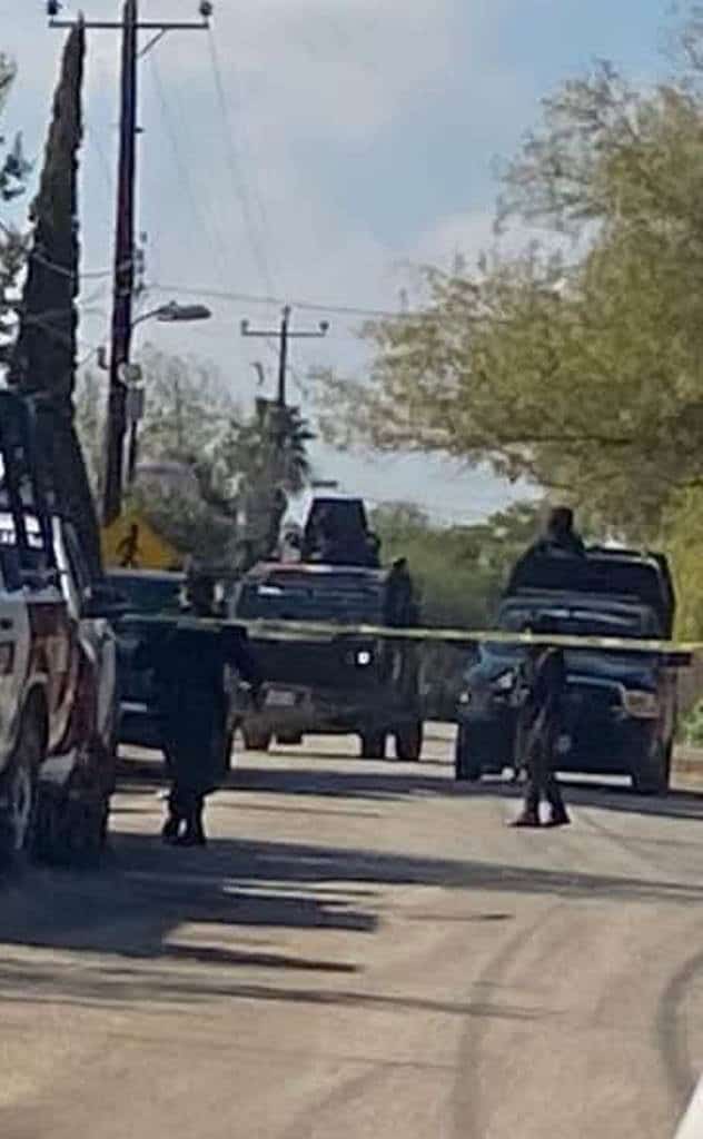 Las corporaciones policíacas se concentraron en el Ejido San Rafael de Linares, al reportarse la muerte de una mujer, dentro de un vehículo estacionado en la vía publica.