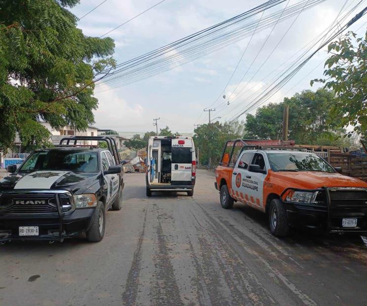 Atacan a hombre a machetazos