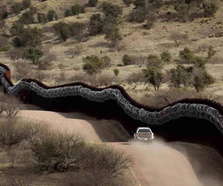 Promete Trump continuar la construcción del muro