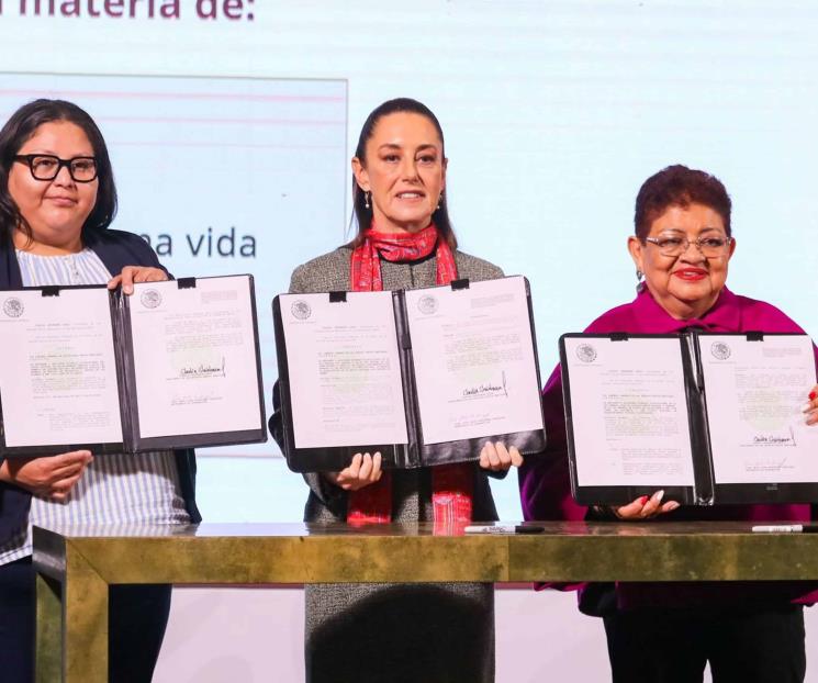 Sheinbaum firma leyes secundarias para protección a las mujeres