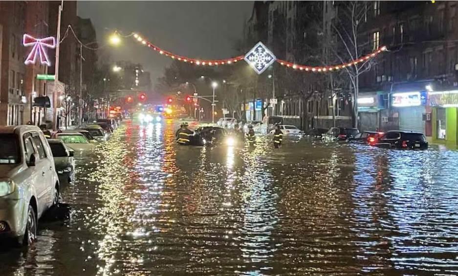 Inundación en el Bronx; se rompe tubería y afecta departamentos