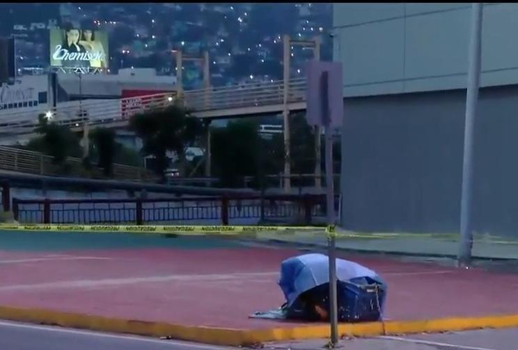 Indagan muerte de hombre en el Centro de Monterrey