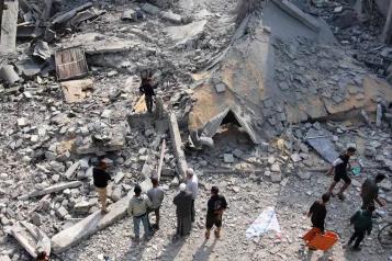 Bombardeos israel&iacute;es a viviendas en Gaza dejan 14 muertos
