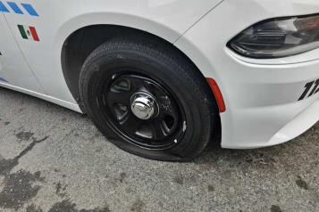 Poncha llantas de patrullas; lo detienen