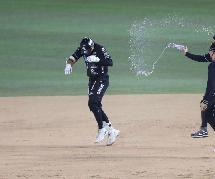 Sultanes deja tendido a Naranjeros y empata la serie