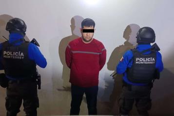 Detienen a hombre con armas y droga
