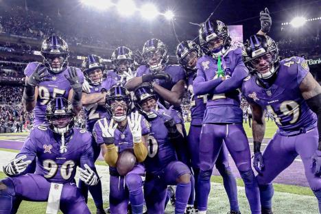 Derrotan Ravens a Steelers y aseguran Playoffs