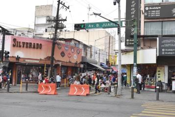 Cierran al tráfico vehicular calles del centro de Monterrey