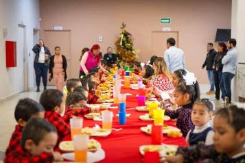 Llega Navidad por adelantado al Centro DIF Monarcas