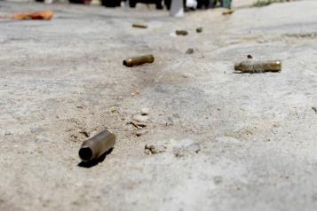 Hallan en brecha cadáver de mujer con balazos en la cabeza