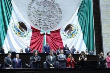 Celebran aprobación de 16 reformas en el Senado; se legisló al vapor