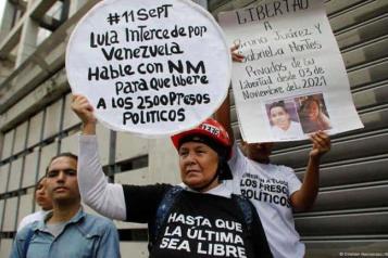 Supera Venezuela las 900 excarcelaciones de presos por crisis posele