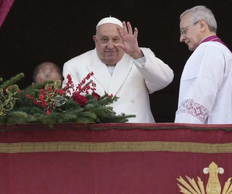 El papa insta a todos los pueblos a silenciar armas