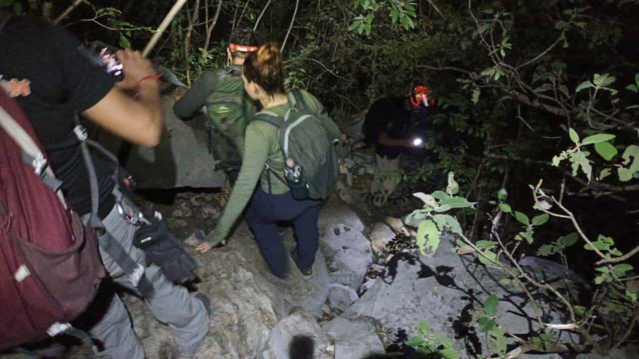 Dos senderistas que se quedaron varados en el Cerro de la Silla, fueron rescatados por elementos de Protección Civil del Estado y Guadalupe, en el municipio de Guadalupe.