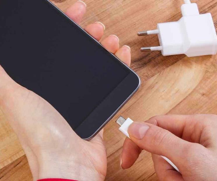 Micro-USB (casi) ha muerto, larga vida al cargador único