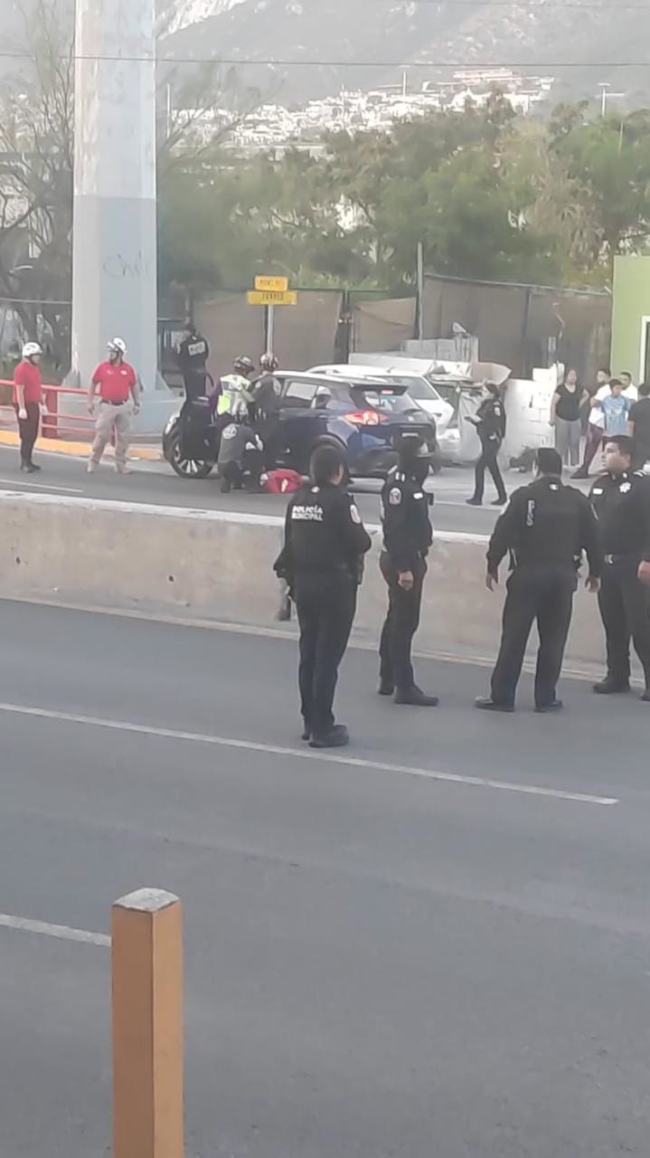 Un ataque a balazos entre presuntos delincuentes dejó como saldo a tres personas lesionadas por esquirlas quienes serían ajenas a los hechos, en San Pedro.