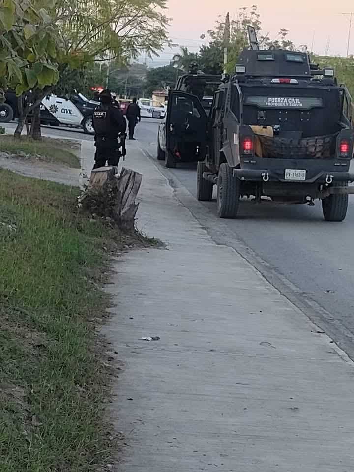 Un conductor de un auto fue ajusticiado a balazos por delincuentes quienes le dispararon desde un vehículo dándose a la fuga, en Linares.