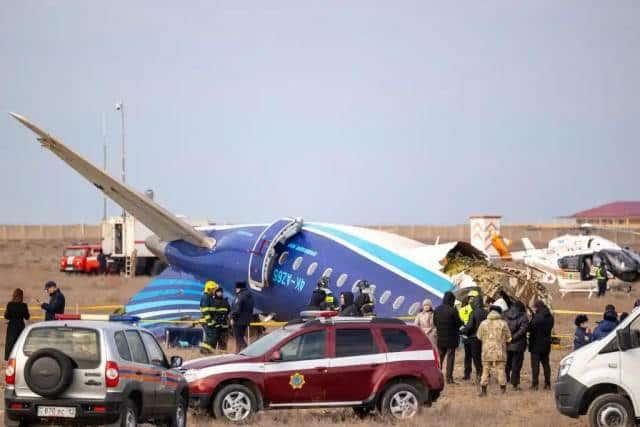 Suspende Azerbaiyán Airlines vuelos a Rusia tras accidente aéreo