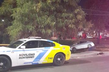 Muere automovilista al caer a un arroyo