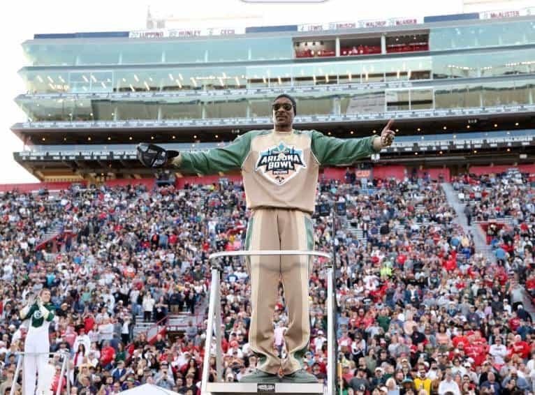 Protagoniza Snoop Dogg noche inolvidable en el Arizona Bowl