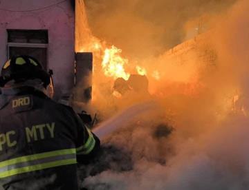 Alarman par de incendios en viviendas