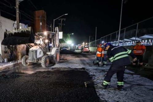 Aprovechan último día del año para rehabilitar avenidas de Monterrey