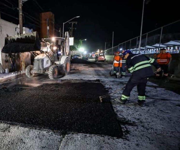 Aprovechan último día del año para rehabilitar avenidas de Monterrey