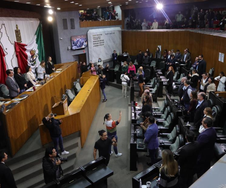 Critica bancada panista postura de diputados morenistas