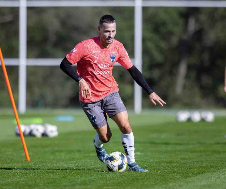 Preparan Tigres y Rayados su debut en el 2025