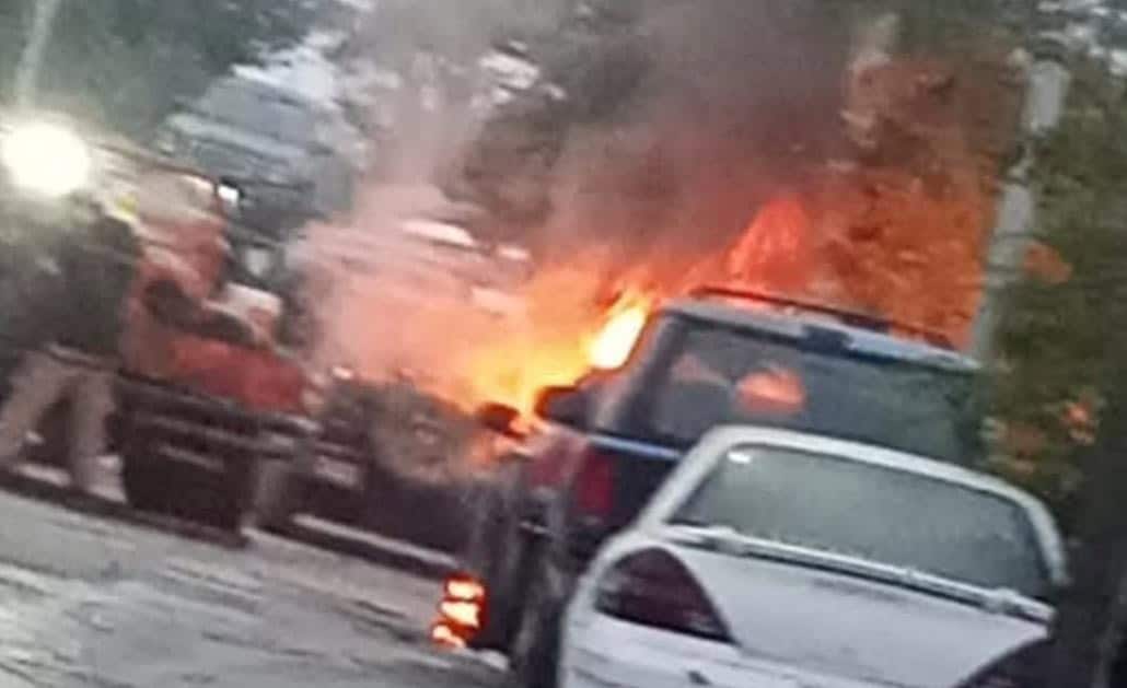 Una intensa movilización de los puestos de socorro se registró, en el municipio de Montemorelos, al reportarse el incendio de un automóvil.