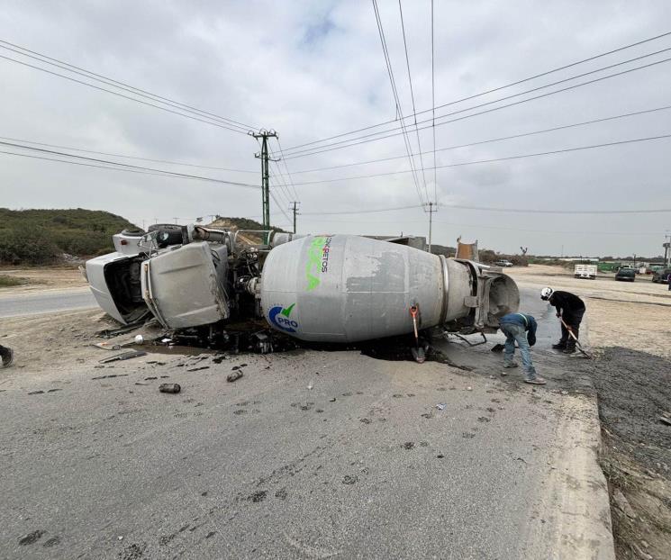 Vuelca revolvedora de concreto