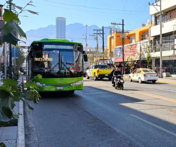 Aprueban aumento a pasaje del transporte público