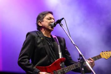 Investigan a guitarrista de Virus por muerte de su pareja