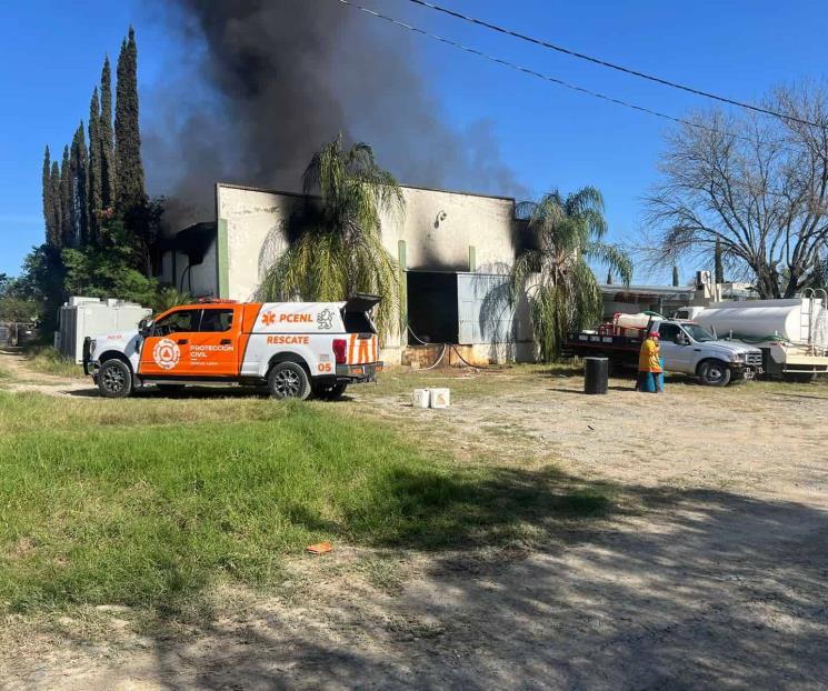 Arden tanques con aceite en Allende