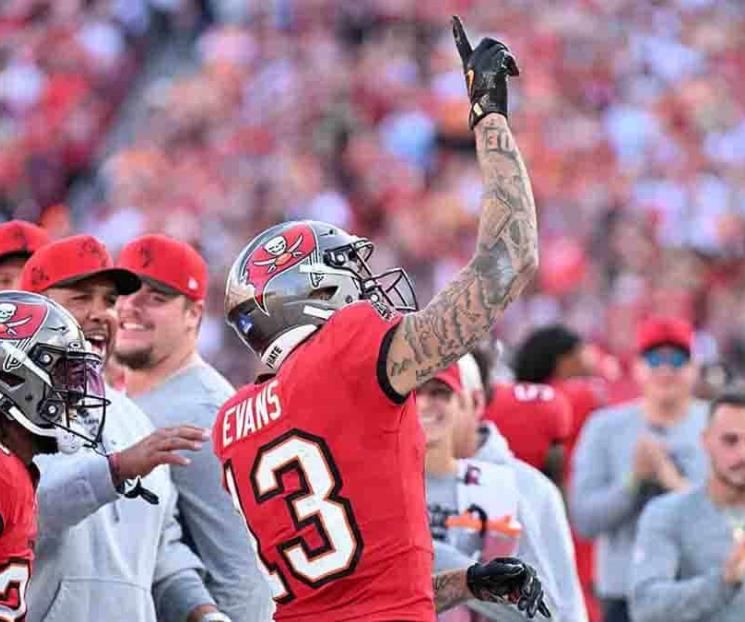 Logra Mike Evans su onceava temporada con récord de yardas