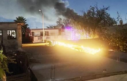 Se incendia una bodega con muebles