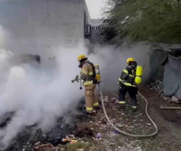 Se incendia casa en Linares