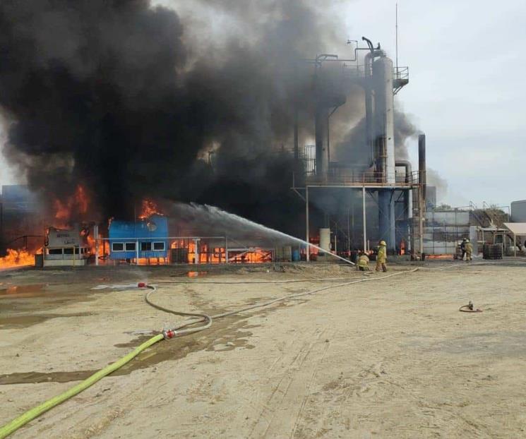 Se registra incendio en fábrica de aditivos en Cadereyta