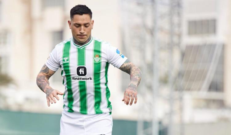 Podría reforzar Ezequiel Ávila del Betis a Rayados