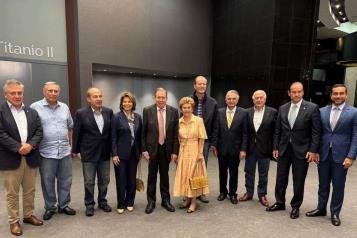 Fox y Calder&oacute;n se re&uacute;nen con Edmundo Gonz&aacute;lez en Panam&aacute;