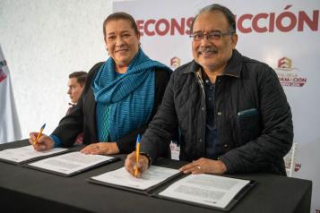 Refrenda Escobedo sus lazos con Telar A.C